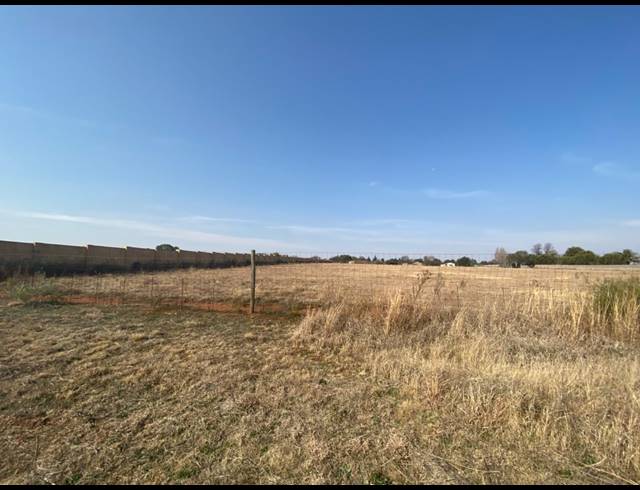 2,000M² VACANT LAND FOR SALE IN VANWAARTSHOF
